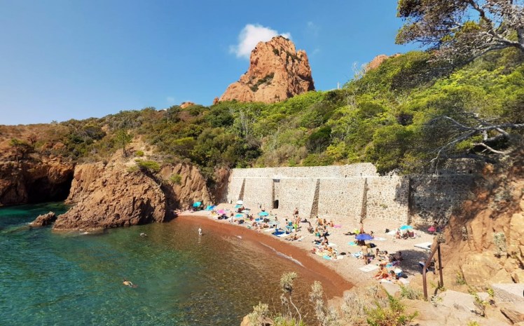 Calanque-Saint-Barthélemy4
