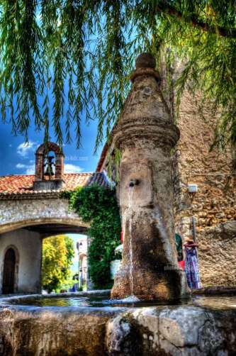 Tourtour - Foutain de Village