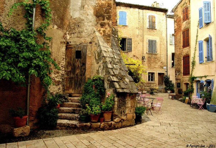 Villecroze - Village2